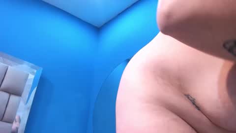 Melany  online show from April 16, 2026, 9:39 pm