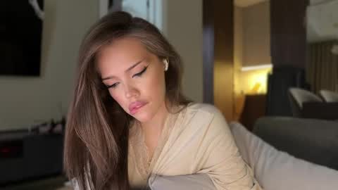 Adel online show from April 27, 2026, 3:21 pm