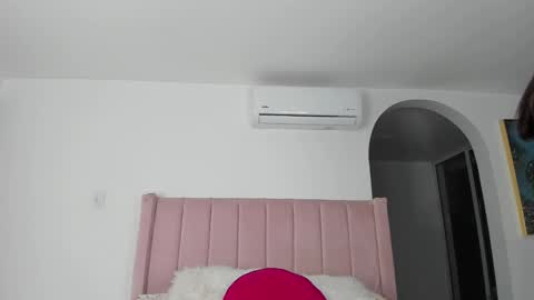 Snapshot of melgomez chatting on December 24, 2024, 3:16 am Mel Gomez online show from December 24, 2024, 3:16 am