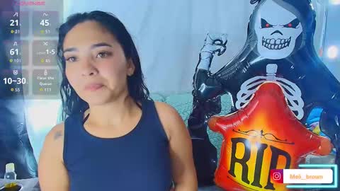    Independent model online show from October 26, 2025, 3:12 am