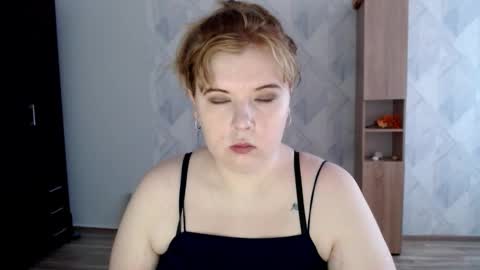 Melina online show from October 13, 2025, 9:42 am