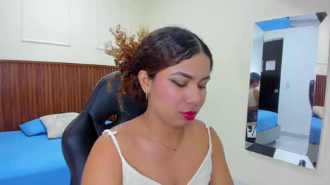 M E L I N A  online show from September 17, 2025, 7:37 pm