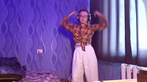 Snapshot of melinasandi chatting on April 7, 2026, 1:22 pm Sofia online show from April 7, 2026, 1:22 pm