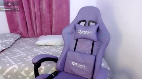 melinna706702 online show from October 8, 2025, 12:08 am