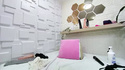 Melissa online show from January 27, 2025, 7:35 pm