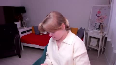 Sophia online show from February 25, 2026, 4:22 am