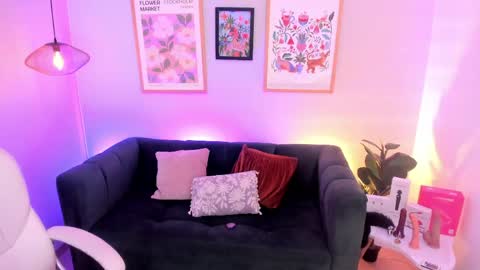 Melissa 3 online show from April 12, 2026, 5:34 am