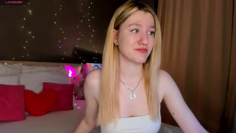 melissa_moooree online show from November 13, 2025, 9:08 am