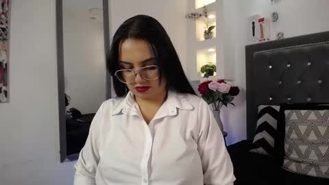 Melissa online show from December 19, 2025, 9:55 pm