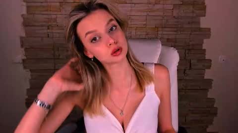 Melissa online show from February 26, 2025, 7:27 pm