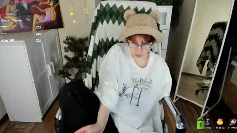 Melissa online show from November 22, 2025, 4:11 am