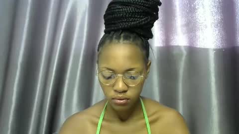 melissah_hot online show from December 5, 2025, 4:32 am