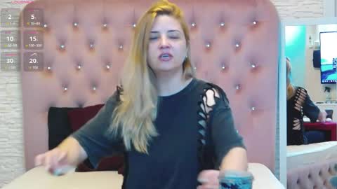 Snapshot of mellaniebliss chatting on May 5, 2026, 4:20 am Mellanie online show from May 5, 2026, 4:20 am