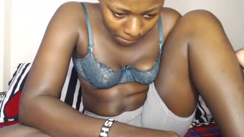 Snapshot of mellanin_pretty_ chatting on January 3, 2025, 7:38 am . online show from January 3, 2025, 7:38 am