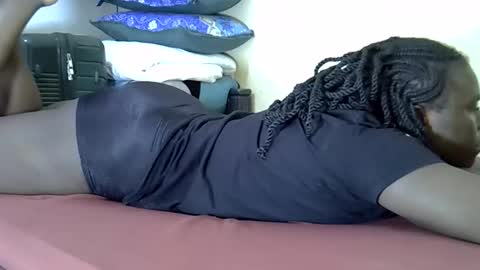 mellanine_ebony online show from June 7, 2026, 9:02 am