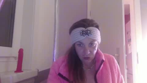 Melli online show from November 30, 2025, 9:08 pm