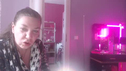 Snapshot of melli23 chatting on February 1, 2026, 11:53 am Melli online show from February 1, 2026, 11:53 am