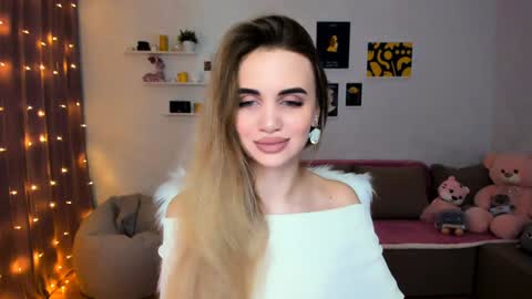 Tessa online show from December 20, 2024, 8:23 pm