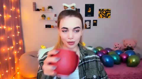 Tessa online show from February 14, 2025, 2:18 am