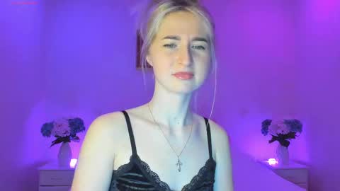 Mellina online show from February 9, 2025, 11:25 pm