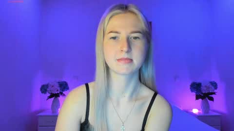 Mellina online show from March 10, 2025, 10:02 pm