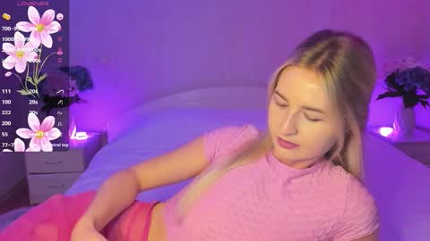 Mellina online show from September 23, 2025, 7:06 pm