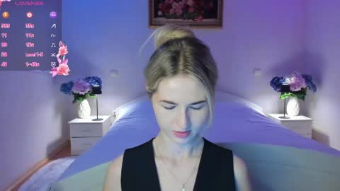 Mellina online show from April 16, 2026, 8:09 pm