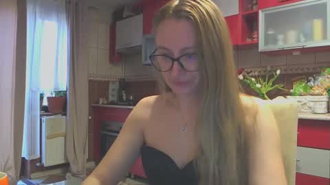 Melly online show from March 3, 2025, 7:54 am