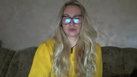 Melly online show from December 23, 2025, 8:01 am