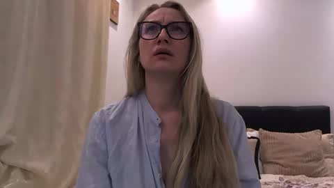 Melly online show from March 8, 2026, 8:45 pm