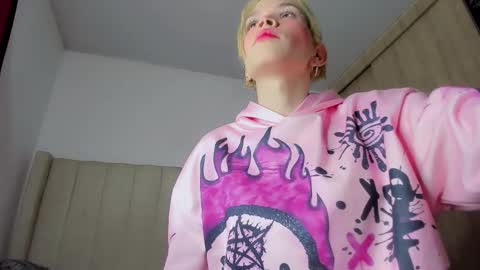 Melo online show from October 18, 2025, 8:37 am