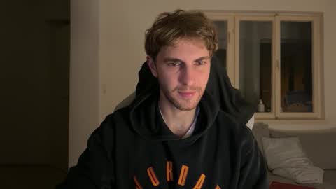 Melodicass online show from December 14, 2025, 12:49 am