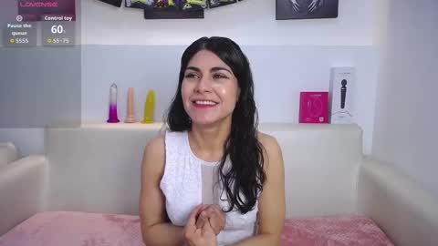 Snapshot of melodiroux_ chatting on October 29, 2025, 1:24 pm Melodi online show from October 29, 2025, 1:24 pm