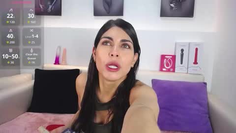 Snapshot of melodiroux_ chatting on January 12, 2026, 1:27 pm Melodi online show from January 12, 2026, 1:27 pm