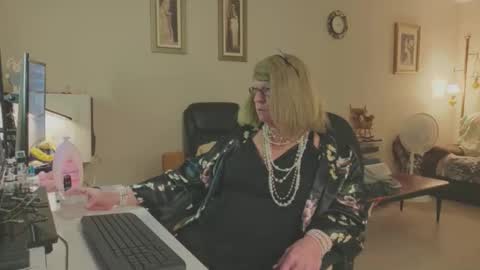 Melody online show from November 8, 2025, 2:50 pm