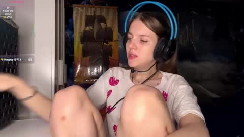 Hi Im Aria 18 years old online show from November 30, 2025, 12:31 pm