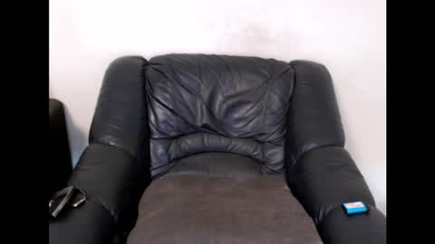 memyself8 online show from September 19, 2025, 9:59 pm