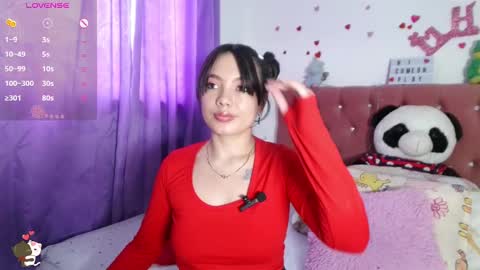 Snapshot of mena_hicks chatting on February 19, 2025, 8:20 pm Heart online show from February 19, 2025, 8:20 pm