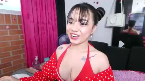 Snapshot of mena_hicks chatting on September 12, 2025, 10:10 pm Heart online show from September 12, 2025, 10:10 pm
