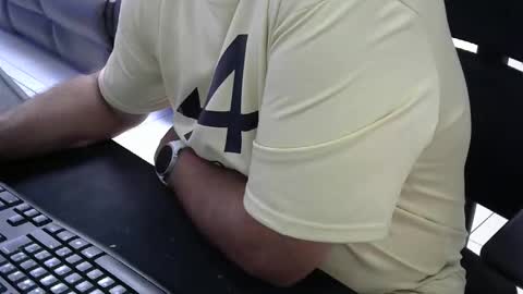 mentosgum online show from April 19, 2026, 6:43 pm