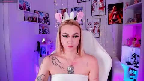 your kitty Amanda online show from September 9, 2025, 5:56 pm