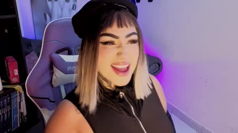 Snapshot of meow_boo chatting on February 11, 2026, 1:21 am Aruz online show from February 11, 2026, 1:21 am