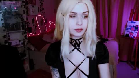 meow_on_da_cam online show from January 18, 2026, 2:32 pm