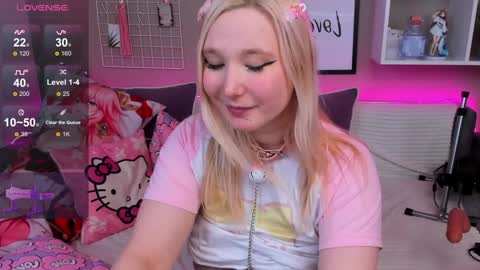 MeowkaKitty online show from February 4, 2025, 6:57 am