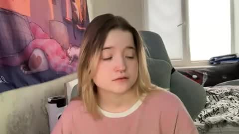 Snapshot of meowki4 chatting on January 2, 2025, 7:01 am meowme online show from January 2, 2025, 7:01 am