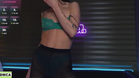  NIKKY  STIVE     Every day from 1000  to 200  EST time. online show from November 13, 2025, 7:13 pm