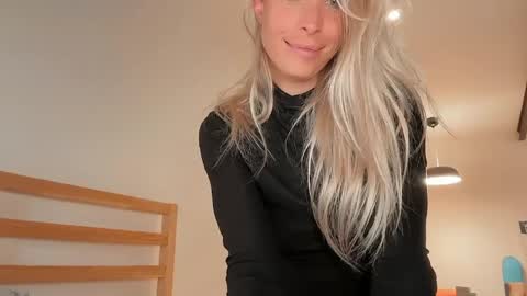 mer_kel online show from April 16, 2026, 12:11 am