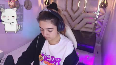    online show from September 12, 2025, 7:47 pm