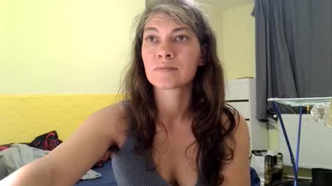 Miss Helena online show from October 12, 2025, 1:43 pm