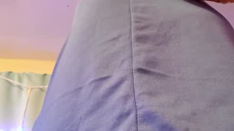 Snapshot of merelyalover chatting on January 18, 2025, 12:35 am gurlnips online show from January 18, 2025, 12:35 am